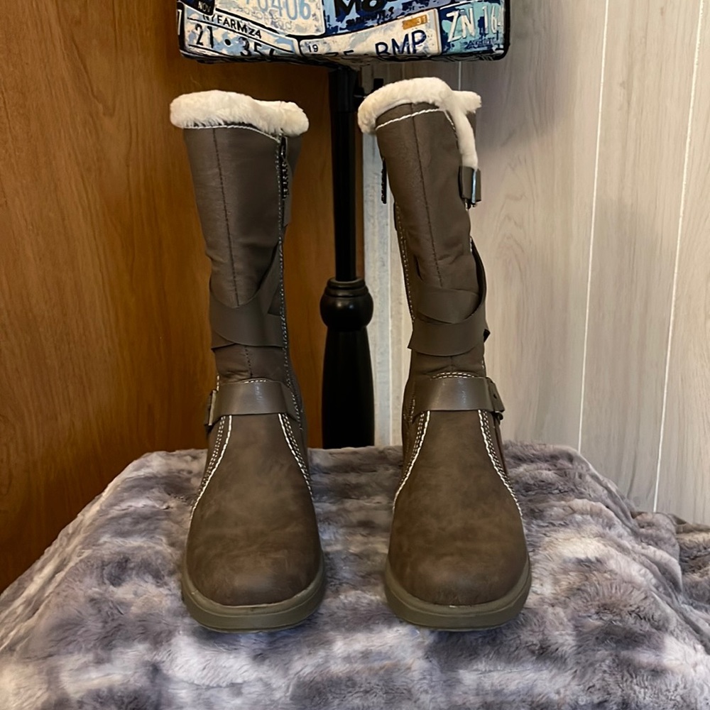 Women’s totes Diedre Winter Boots Size 7 NWOT